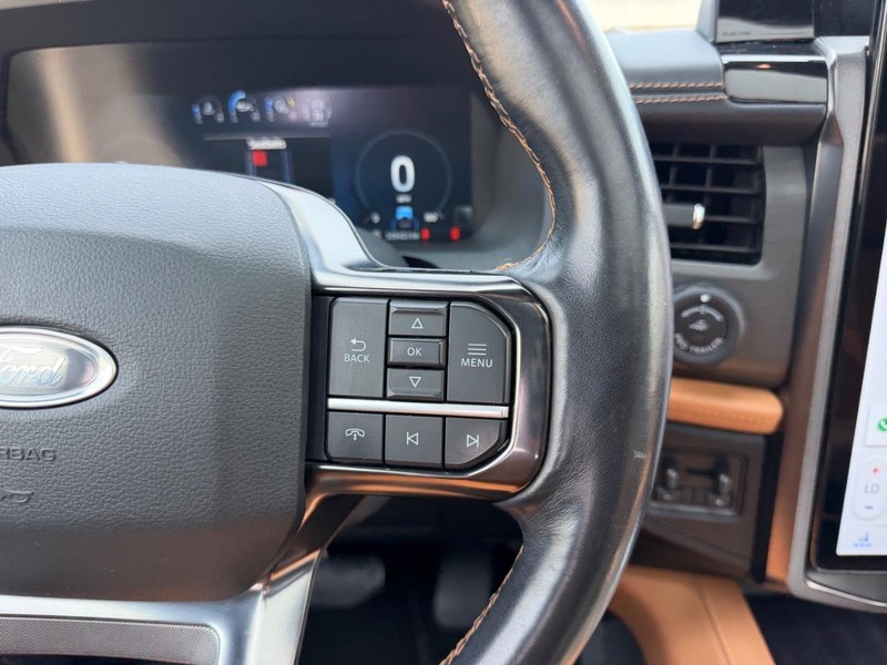Ford Expedition Max Vehicle Full-screen Gallery Image 15