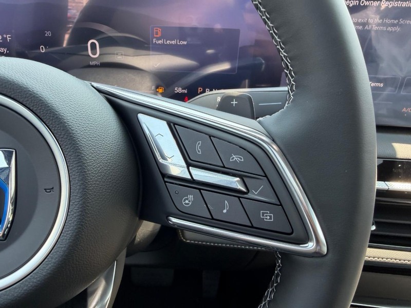 Buick Enclave Vehicle Full-screen Gallery Image 15