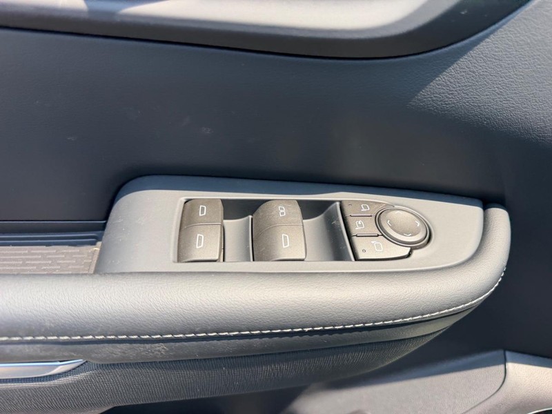 Buick Enclave Vehicle Full-screen Gallery Image 19