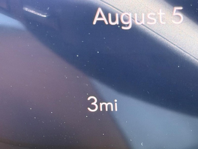 Buick Enclave Vehicle Full-screen Gallery Image 22