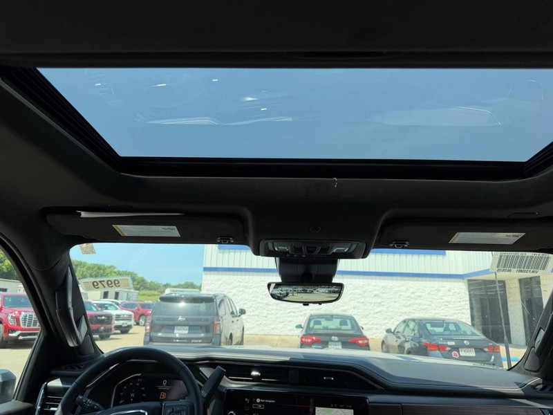 GMC Sierra 2500HD Vehicle Full-screen Gallery Image 8