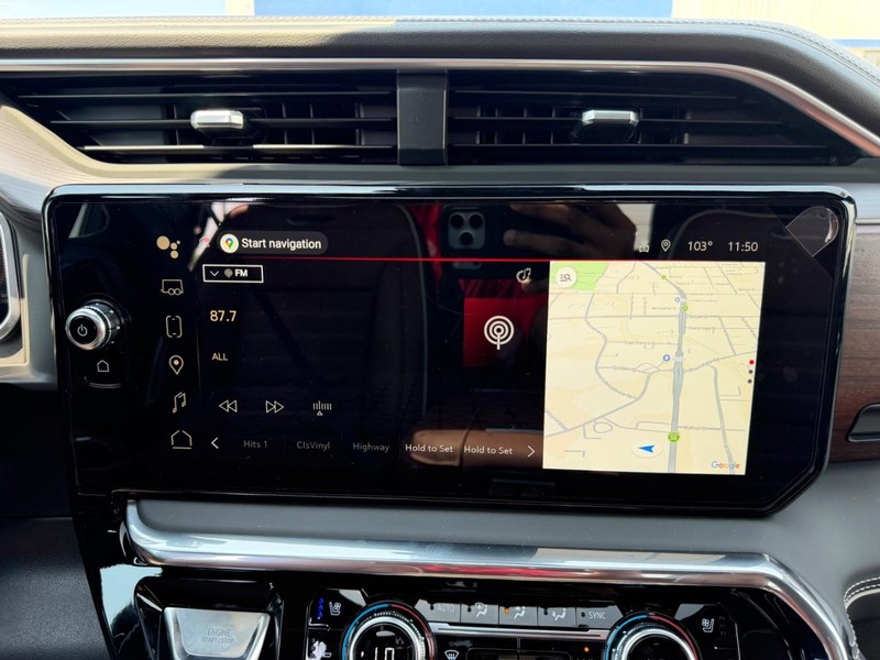 GMC Sierra 2500HD Vehicle Full-screen Gallery Image 13
