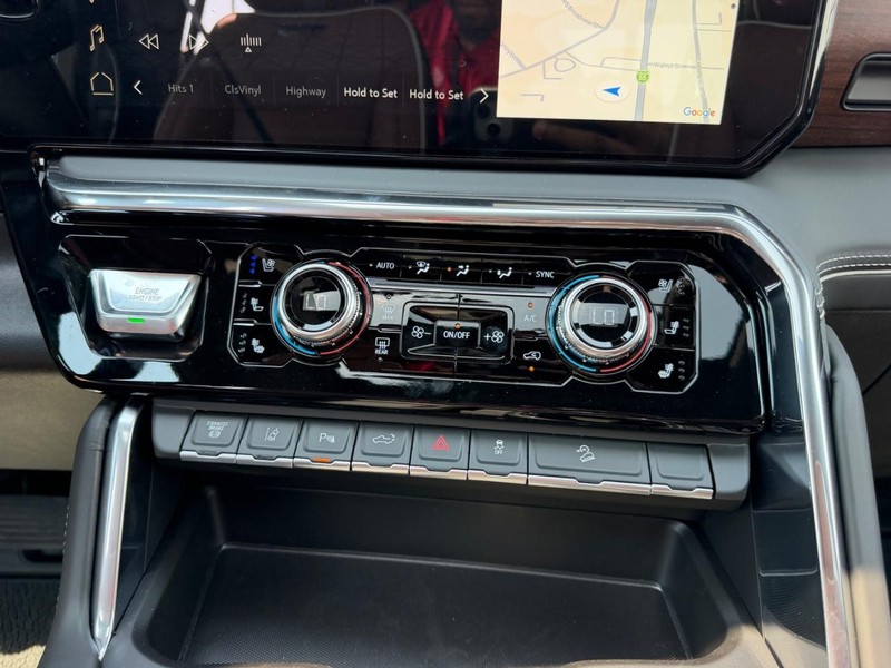 GMC Sierra 2500HD Vehicle Full-screen Gallery Image 14