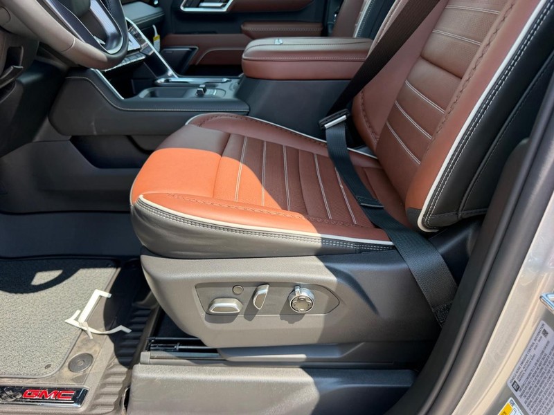 GMC Sierra 2500HD Vehicle Full-screen Gallery Image 18