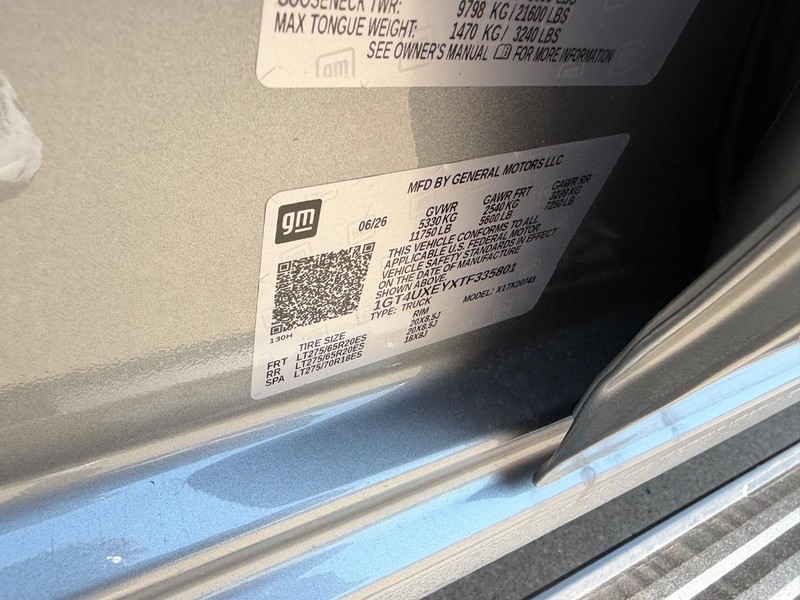 GMC Sierra 2500HD Vehicle Full-screen Gallery Image 21