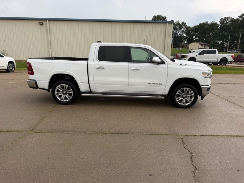 Ram 1500 Vehicle Full-screen Gallery Image 2