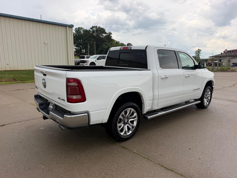 Ram 1500 Vehicle Full-screen Gallery Image 3