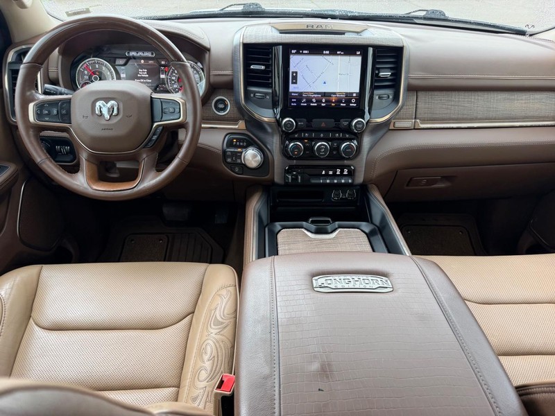 Ram 1500 Vehicle Full-screen Gallery Image 8