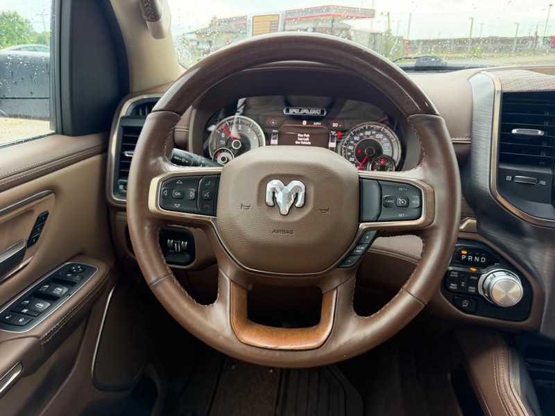 Ram 1500 Vehicle Full-screen Gallery Image 9