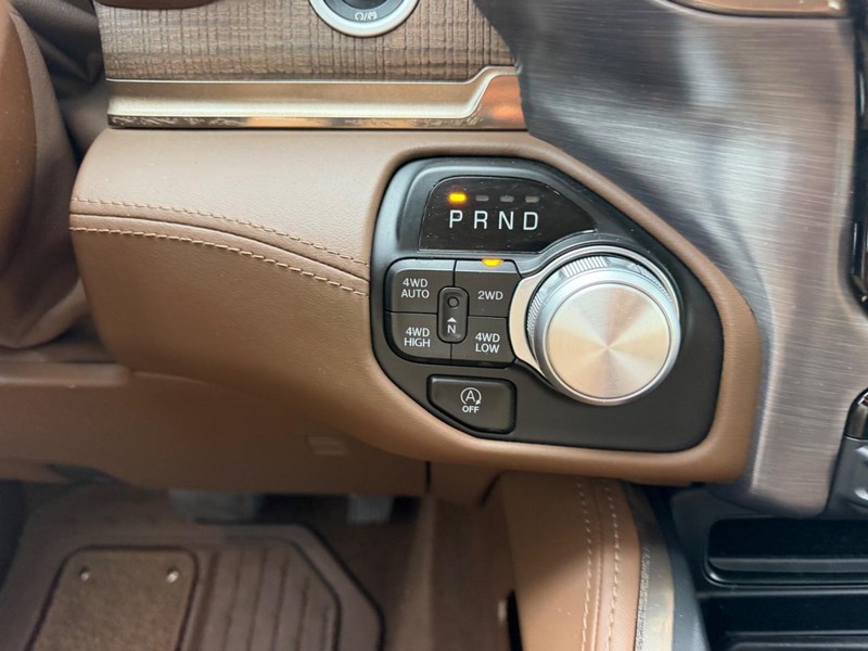 Ram 1500 Vehicle Full-screen Gallery Image 14