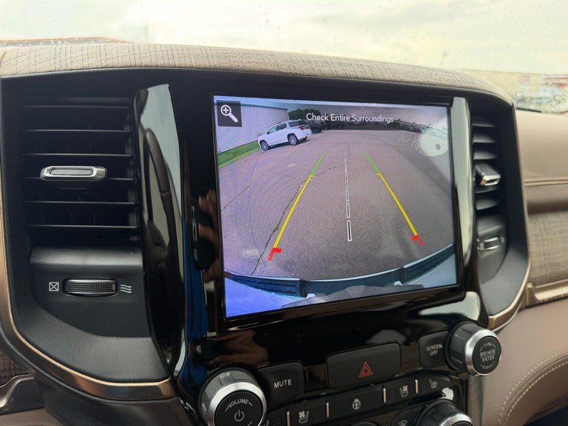Ram 1500 Vehicle Full-screen Gallery Image 20