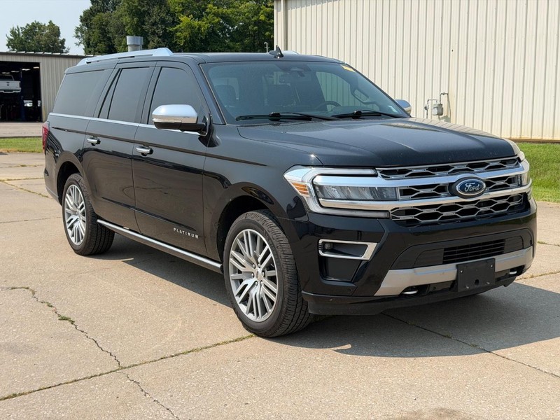 Ford Expedition Max Vehicle Full-screen Gallery Image 01