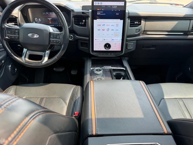 Ford Expedition Max Vehicle Full-screen Gallery Image 12