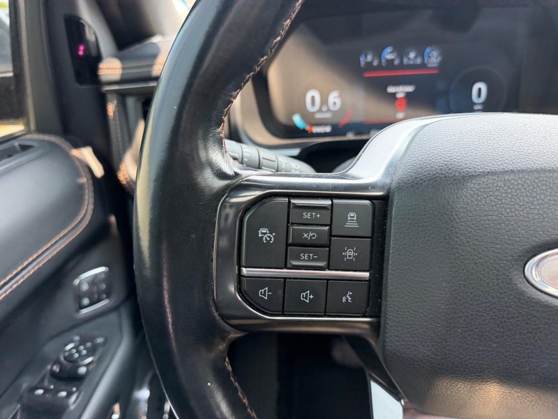 Ford Expedition Max Vehicle Full-screen Gallery Image 14
