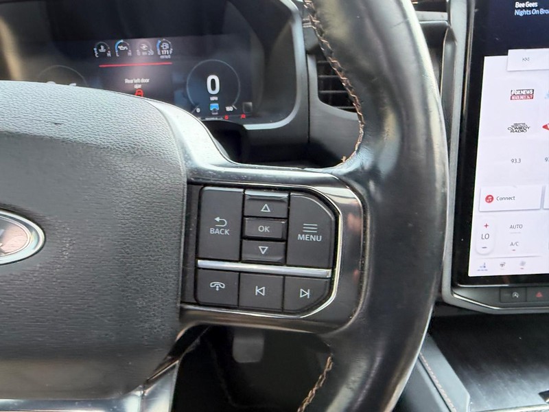 Ford Expedition Max Vehicle Full-screen Gallery Image 15