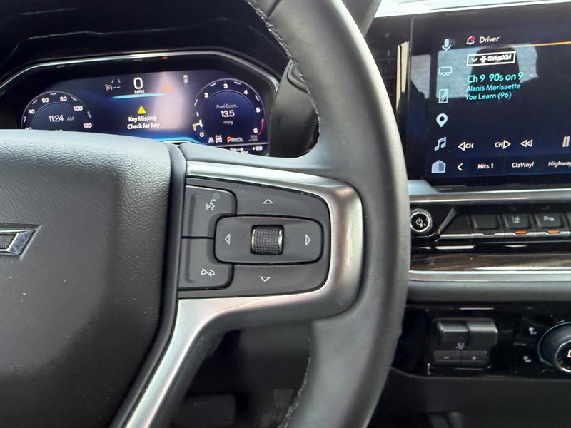 Chevrolet Silverado 2500HD Vehicle Full-screen Gallery Image 11
