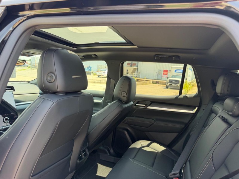 GMC Terrain Vehicle Full-screen Gallery Image 9