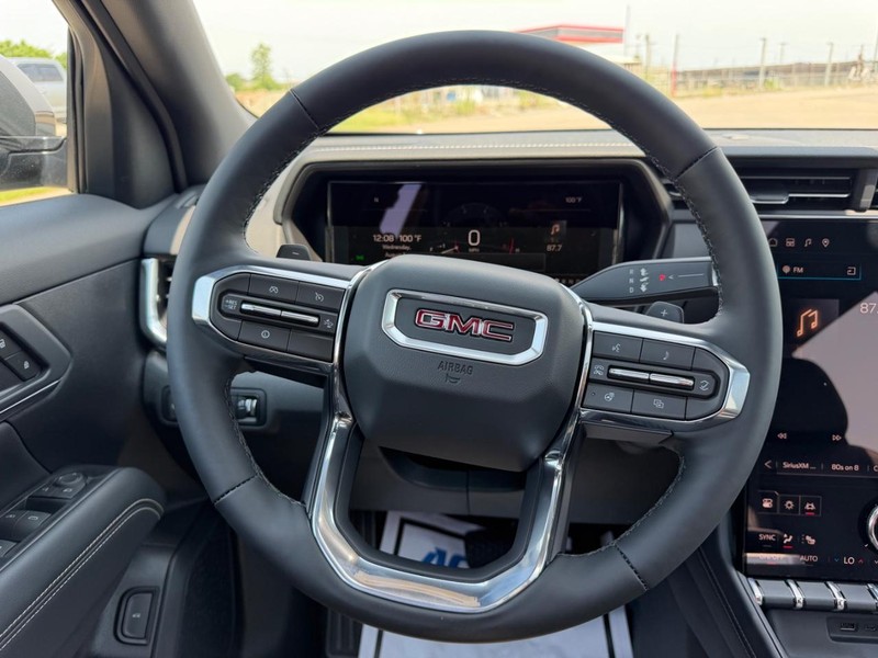 GMC Terrain Vehicle Full-screen Gallery Image 11