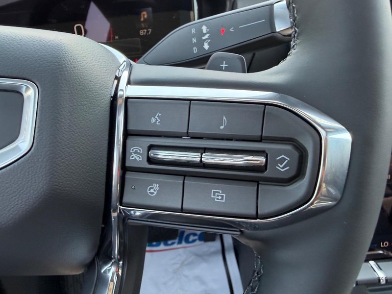 GMC Terrain Vehicle Full-screen Gallery Image 13