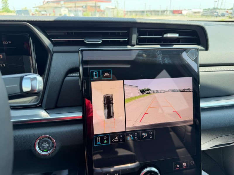 GMC Terrain Vehicle Full-screen Gallery Image 21