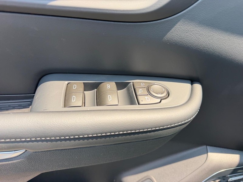 Buick Enclave Vehicle Full-screen Gallery Image 20