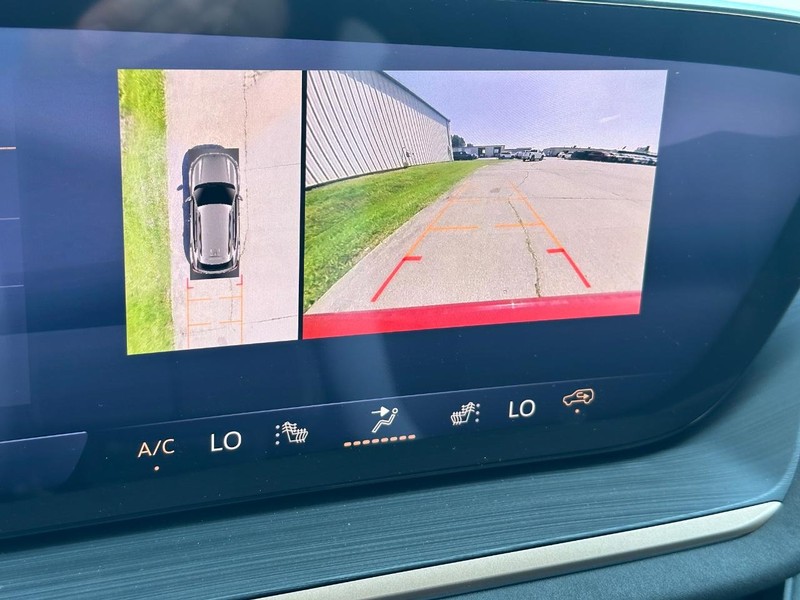Buick Envision Vehicle Full-screen Gallery Image 13