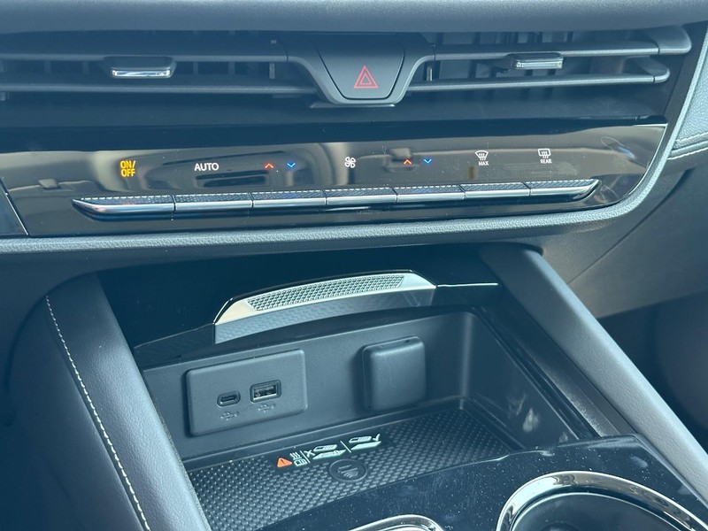 Buick Envision Vehicle Full-screen Gallery Image 14