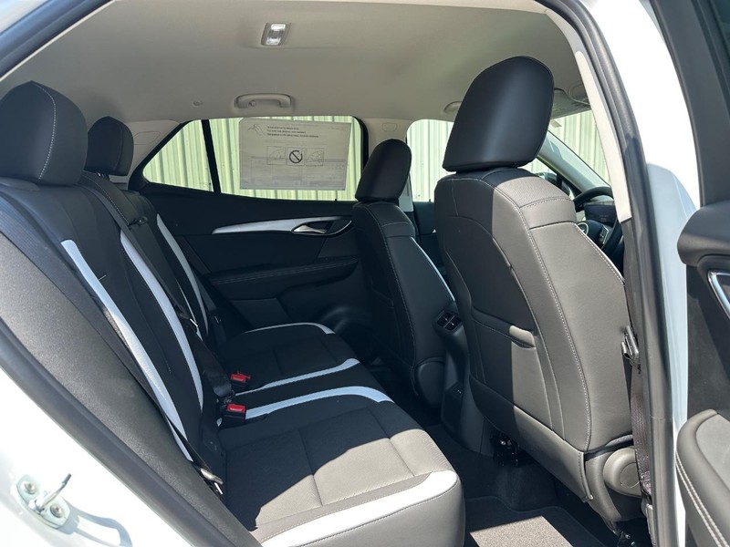 Buick Envision Vehicle Full-screen Gallery Image 5