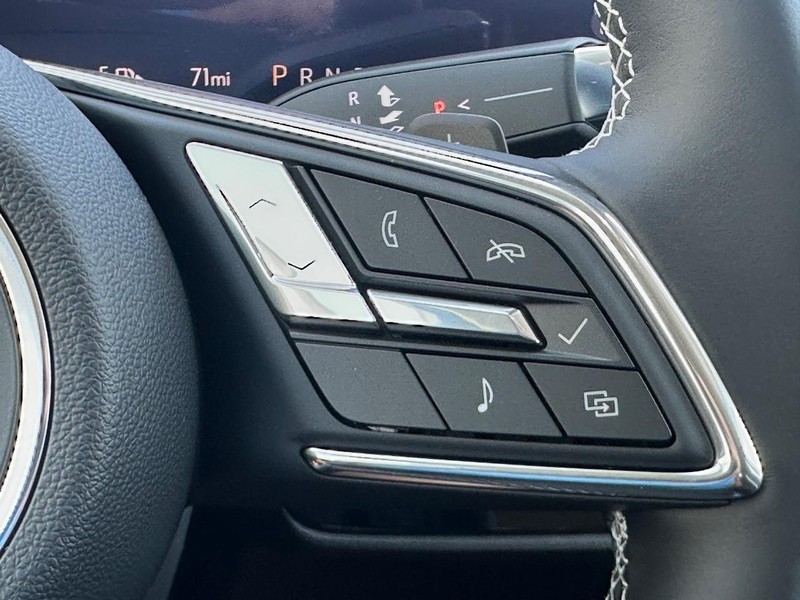 Buick Envision Vehicle Full-screen Gallery Image 9