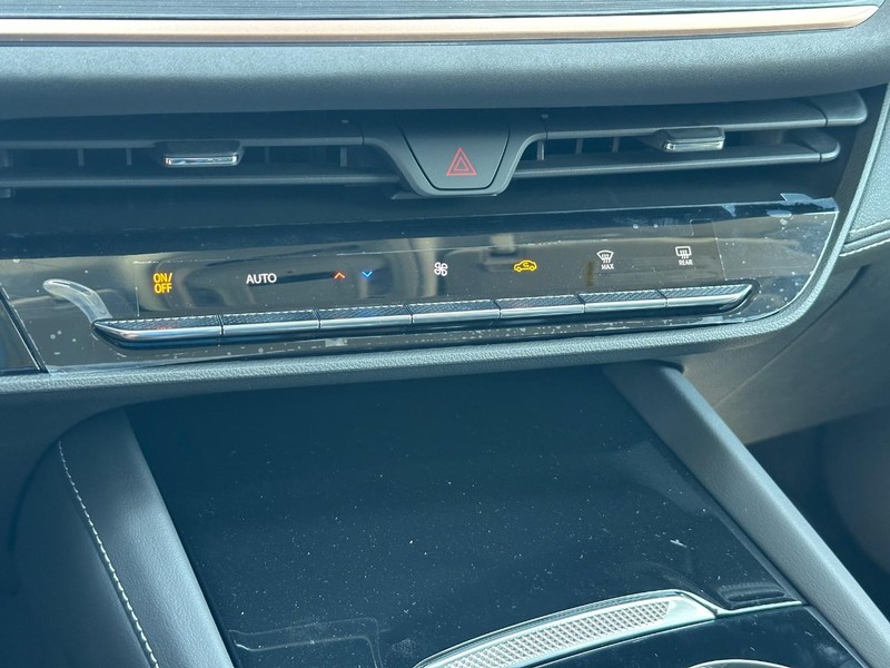Buick Envision Vehicle Full-screen Gallery Image 13