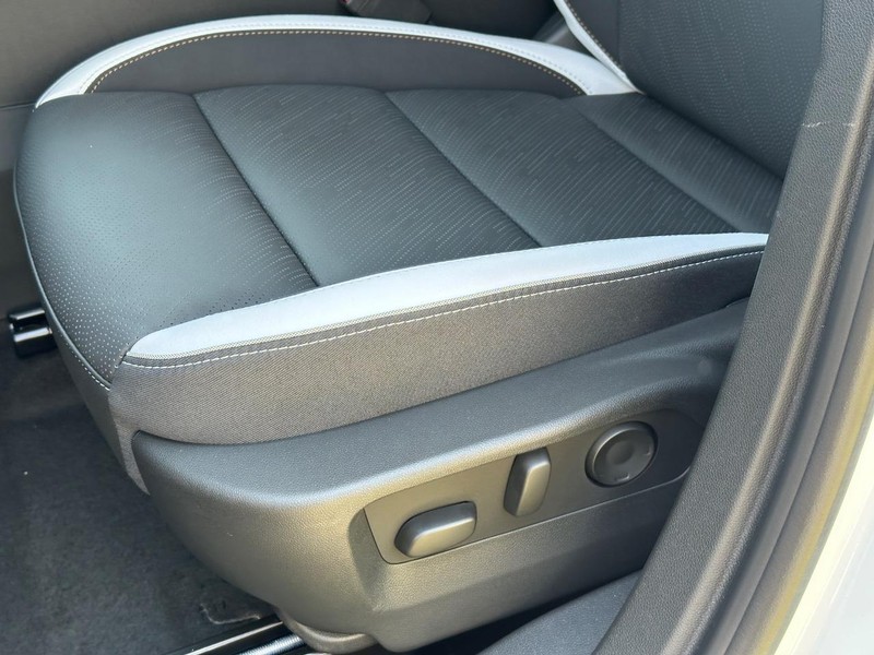 Buick Envision Vehicle Full-screen Gallery Image 19
