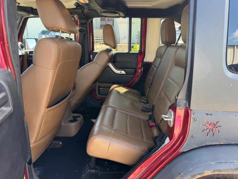 Jeep Wrangler Unlimited Vehicle Full-screen Gallery Image 7
