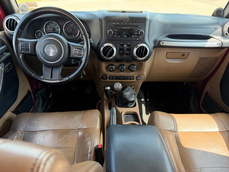 Jeep Wrangler Unlimited Vehicle Full-screen Gallery Image 8