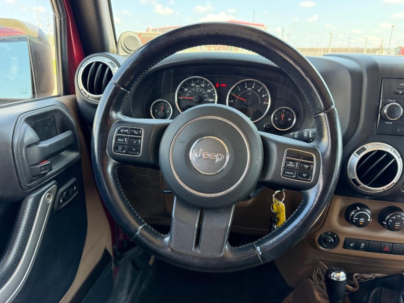 Jeep Wrangler Unlimited Vehicle Full-screen Gallery Image 9