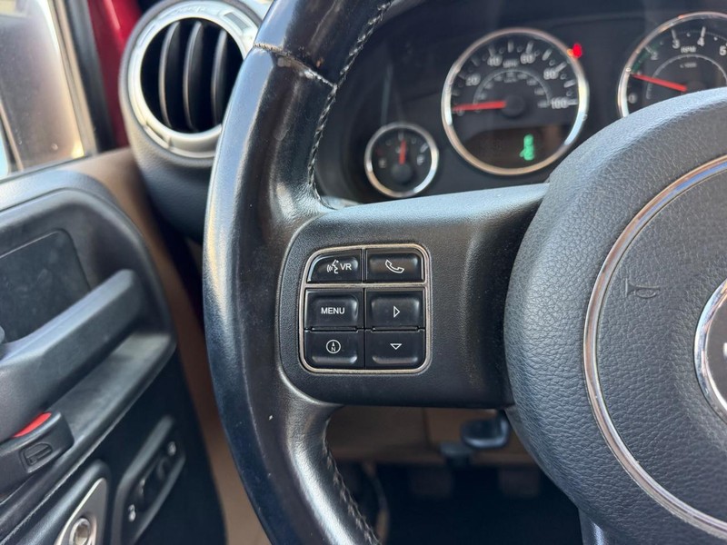 Jeep Wrangler Unlimited Vehicle Full-screen Gallery Image 10