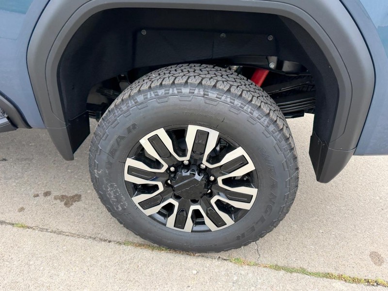 GMC Sierra 2500HD Vehicle Full-screen Gallery Image 6