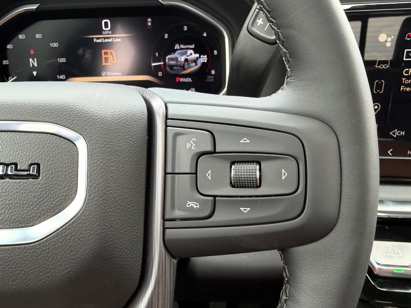 GMC Sierra 2500HD Vehicle Full-screen Gallery Image 12