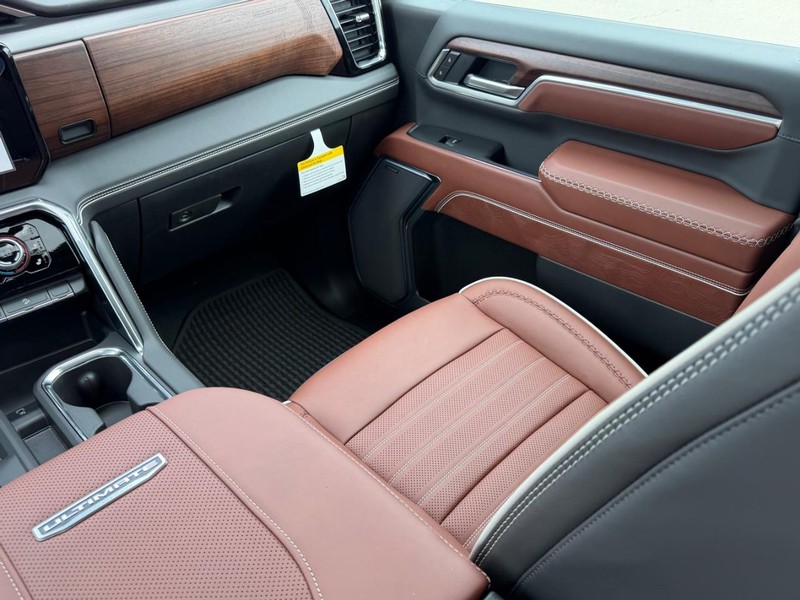GMC Sierra 2500HD Vehicle Full-screen Gallery Image 15