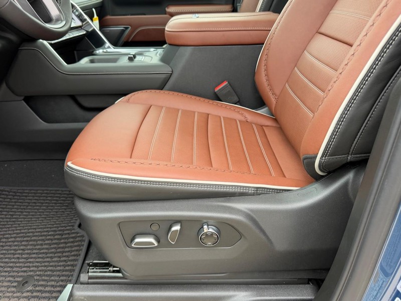 GMC Sierra 2500HD Vehicle Full-screen Gallery Image 18