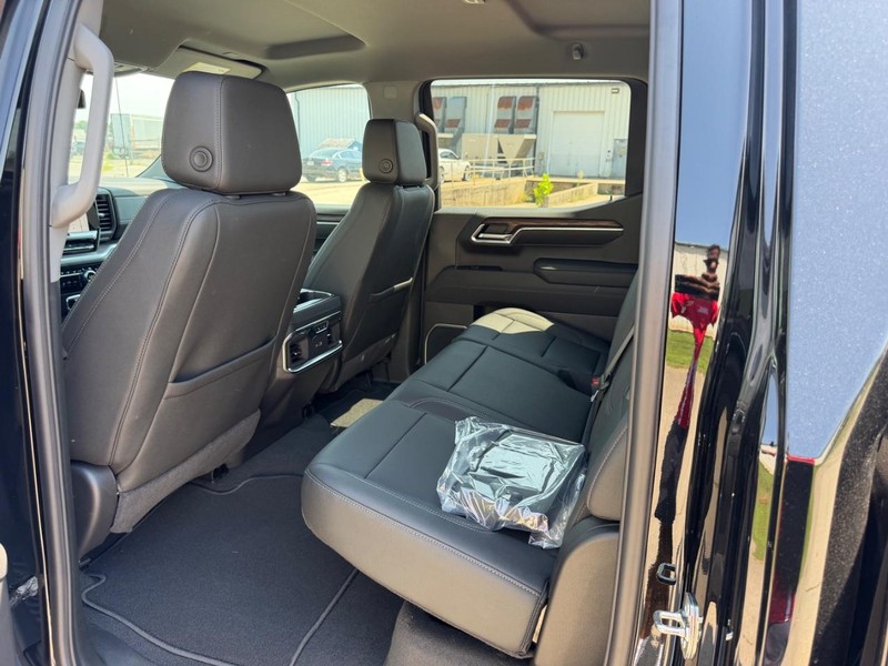 GMC Sierra 1500 Vehicle Full-screen Gallery Image 7