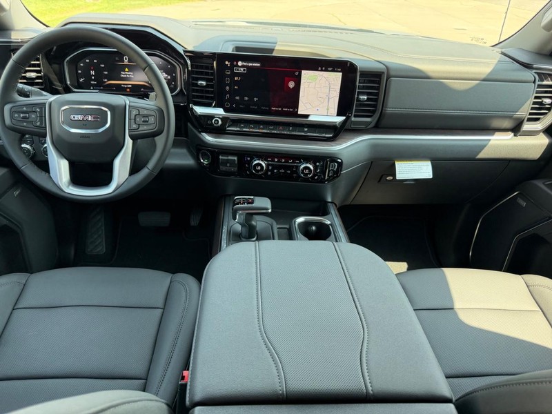 GMC Sierra 1500 Vehicle Full-screen Gallery Image 8