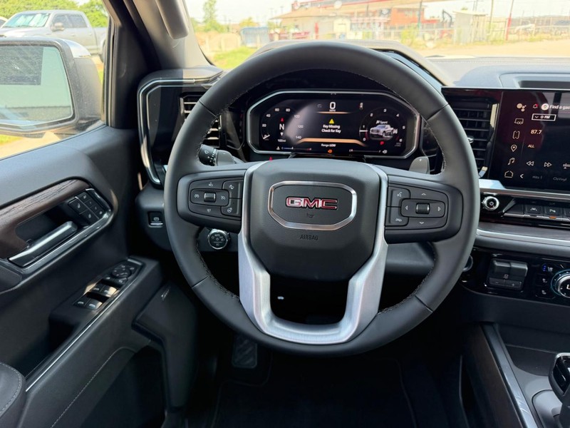 GMC Sierra 1500 Vehicle Full-screen Gallery Image 9