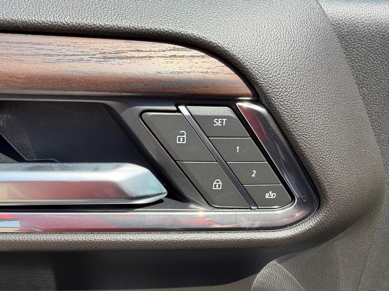 GMC Sierra 1500 Vehicle Full-screen Gallery Image 17