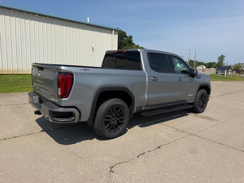 GMC Sierra 1500 Vehicle Full-screen Gallery Image 3