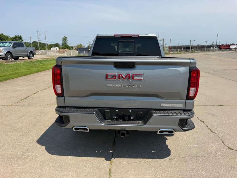 GMC Sierra 1500 Vehicle Full-screen Gallery Image 4