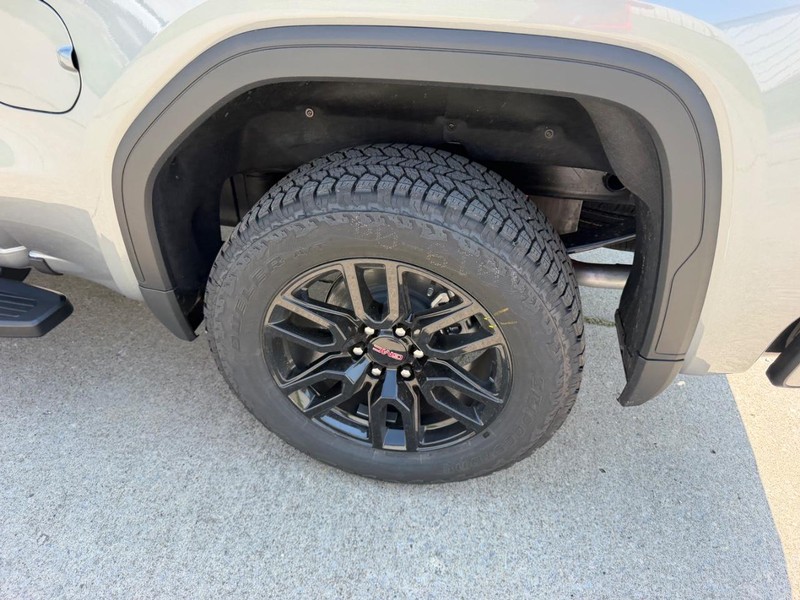 GMC Sierra 1500 Vehicle Full-screen Gallery Image 6