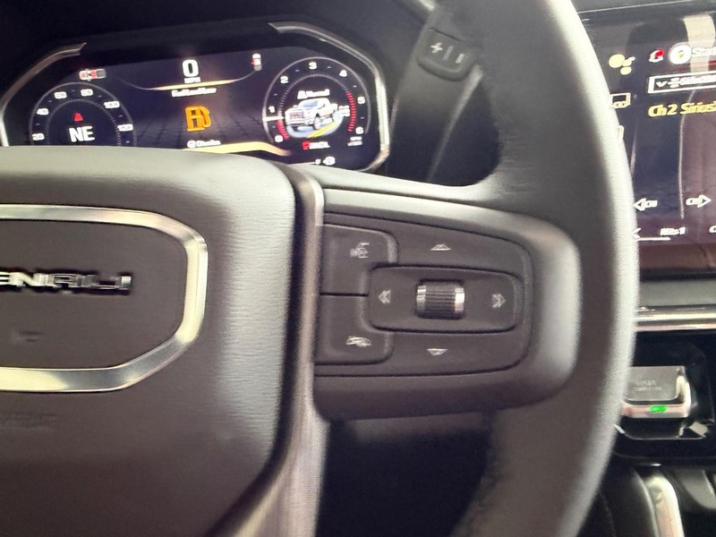 GMC Sierra 2500HD Vehicle Full-screen Gallery Image 11