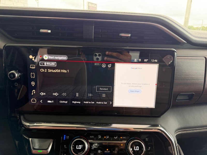 GMC Sierra 2500HD Vehicle Full-screen Gallery Image 12