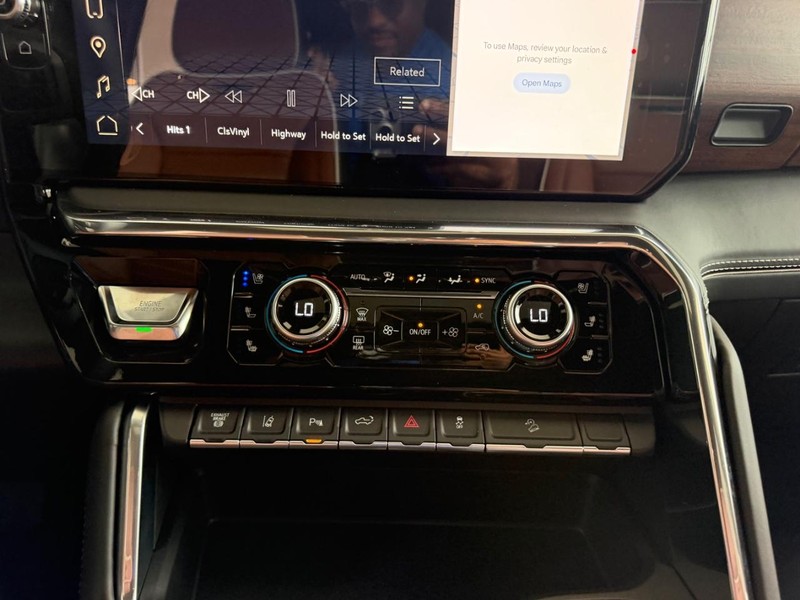 GMC Sierra 2500HD Vehicle Full-screen Gallery Image 13
