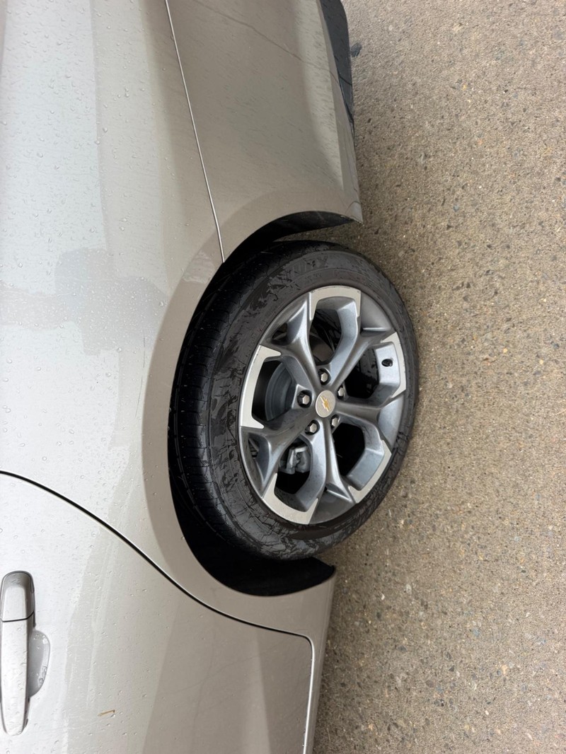 Chevrolet Malibu Vehicle Full-screen Gallery Image 6
